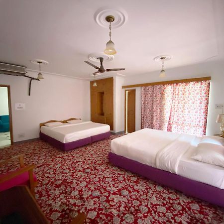 Hotel Season Palace Сринагар Экстерьер фото