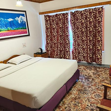 Hotel Season Palace Сринагар Экстерьер фото