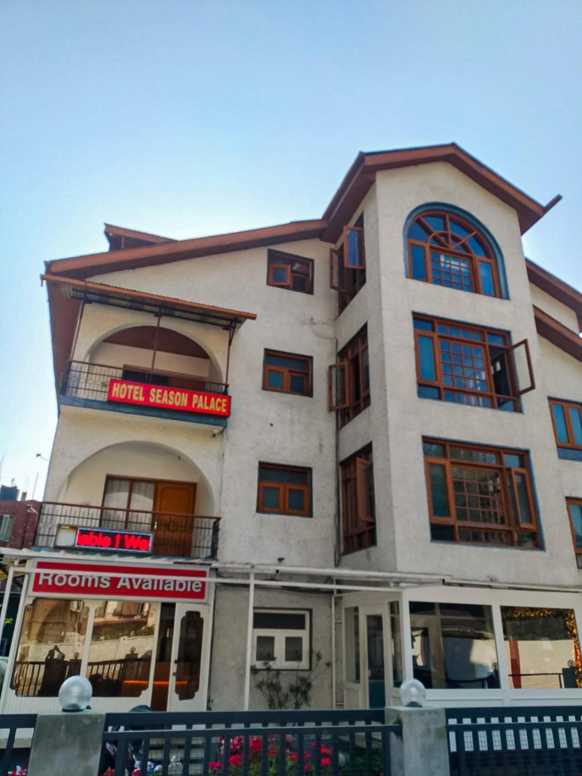 Hotel Season Palace Сринагар Экстерьер фото